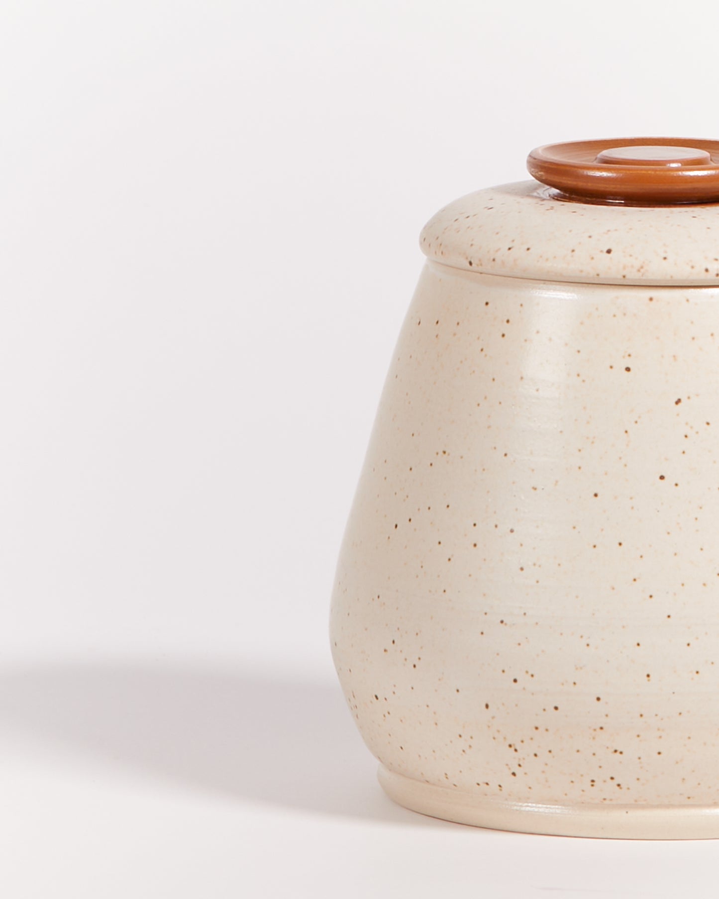 CERAMIC CANISTER IN CREAM & BROWN