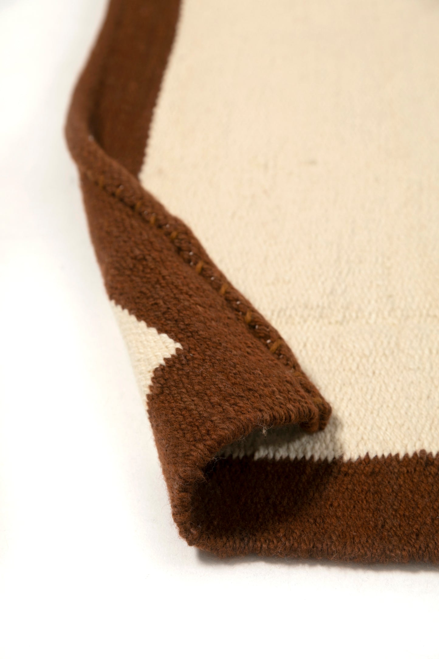 PAMPA & VESSAL STUDIOS RUG IN BURGUNDY - MEDIUM