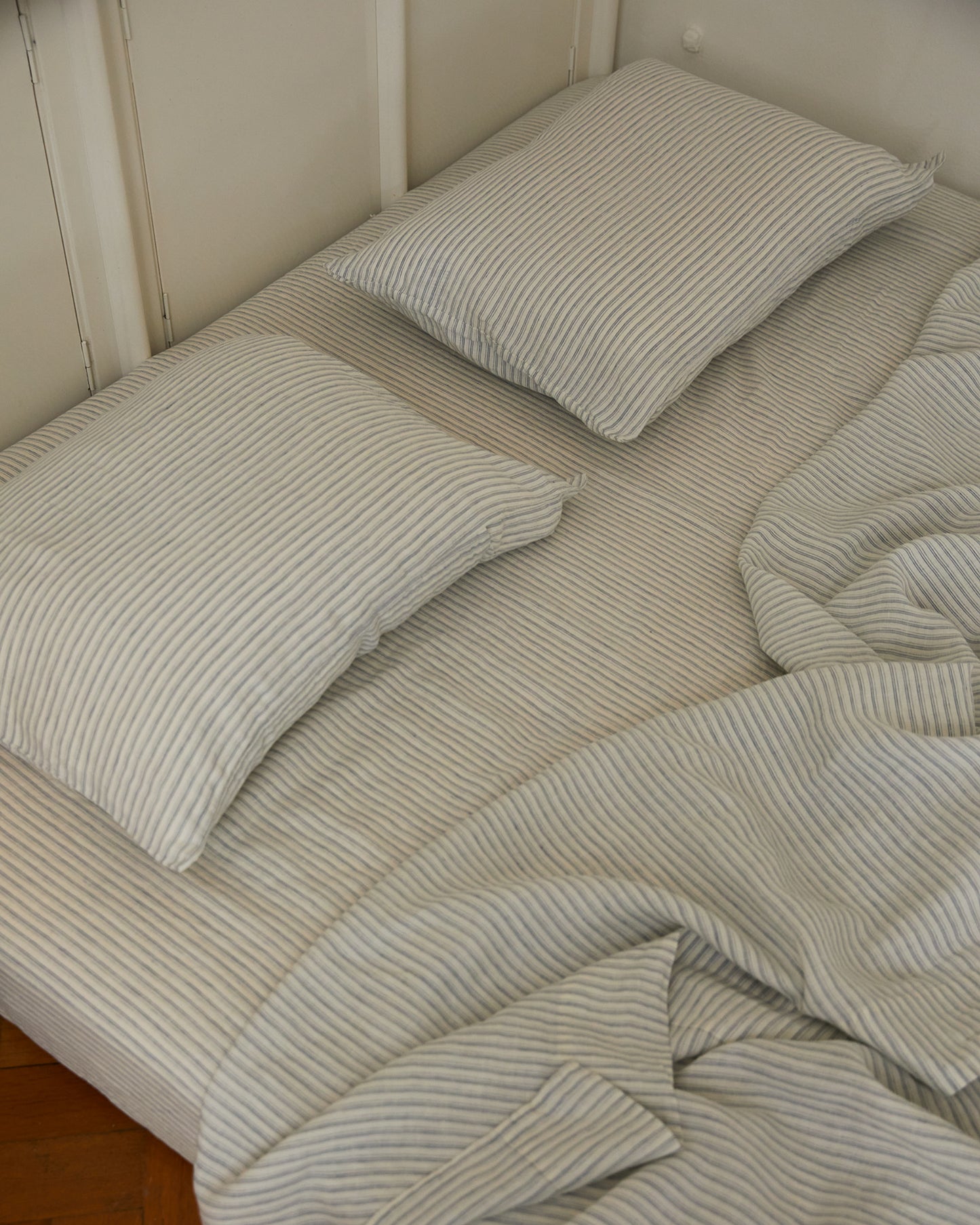 DEIJI STUDIOS PILLOWCASE SET IN RIVER STRIPE