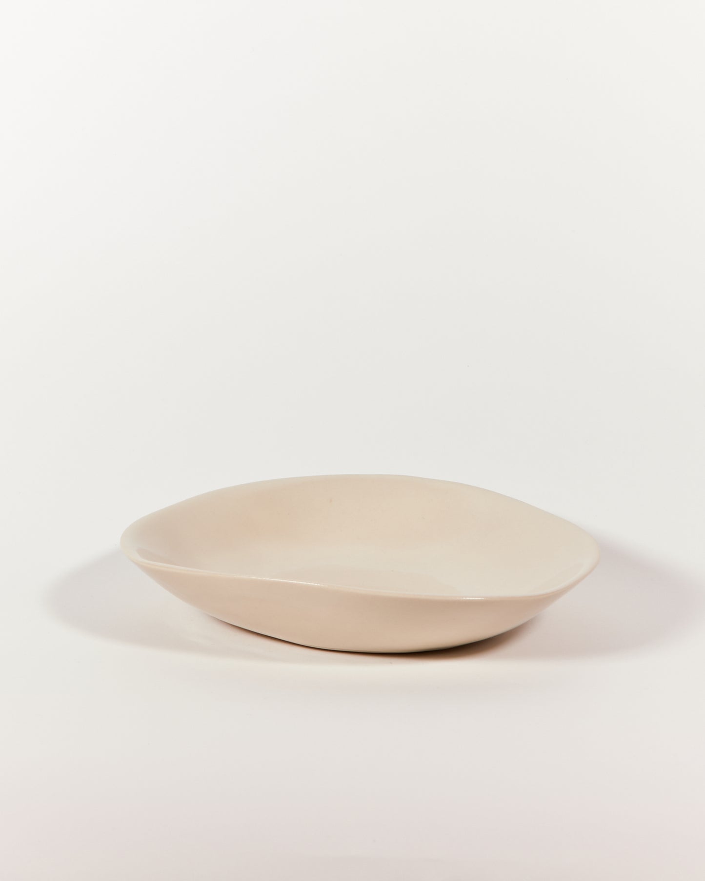CERAMIC DISH IN IVORY - MEDIUM