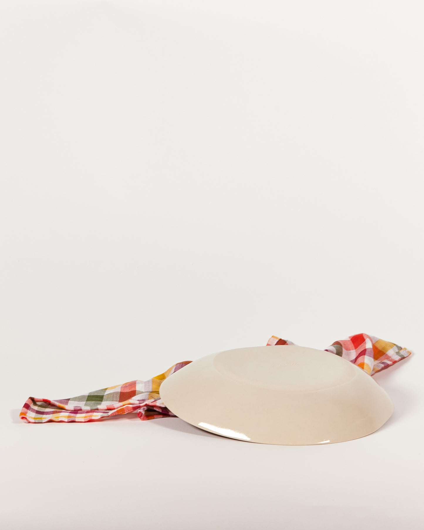 CERAMIC DISH IN IVORY - MEDIUM
