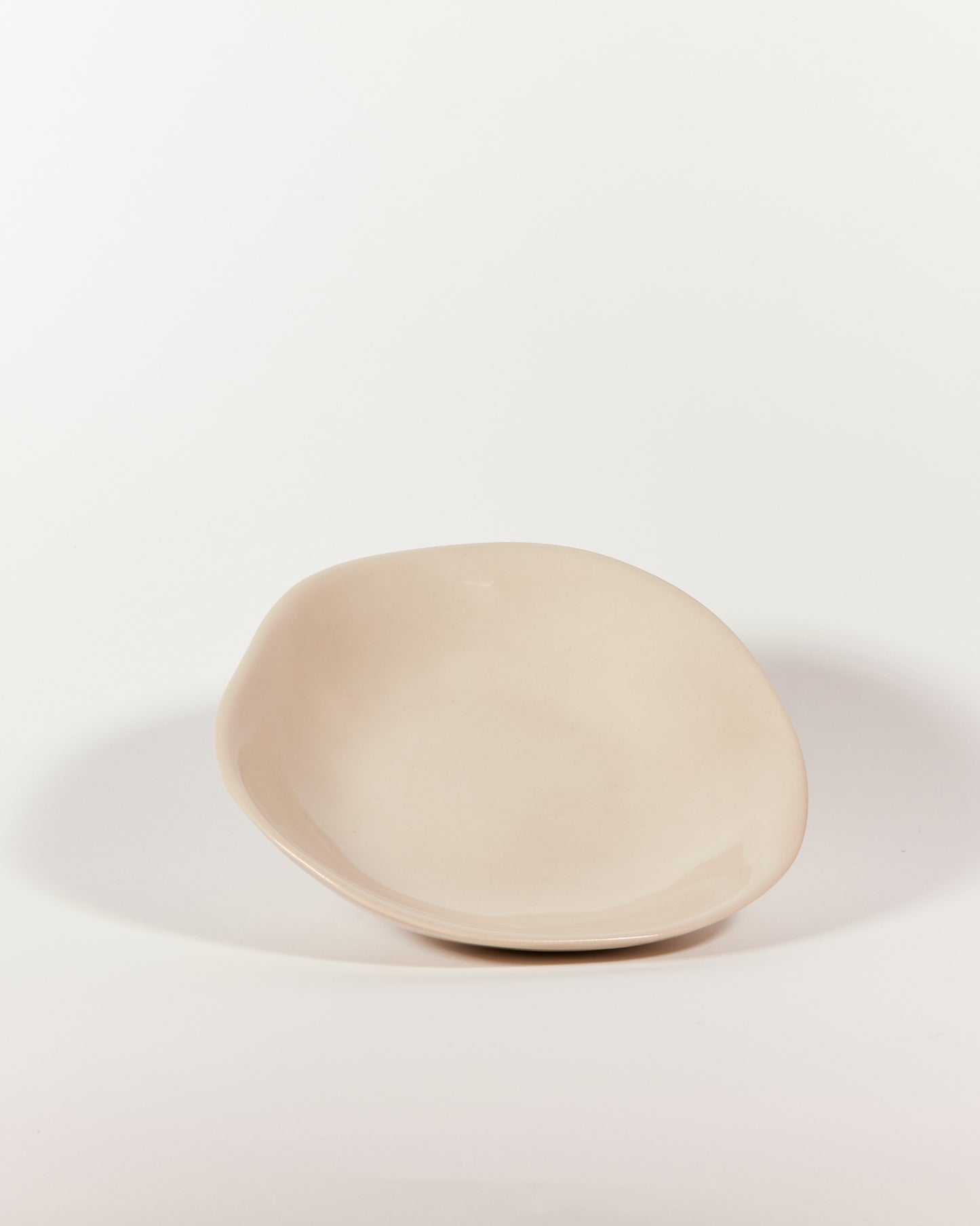 CERAMIC DISH IN IVORY - MEDIUM